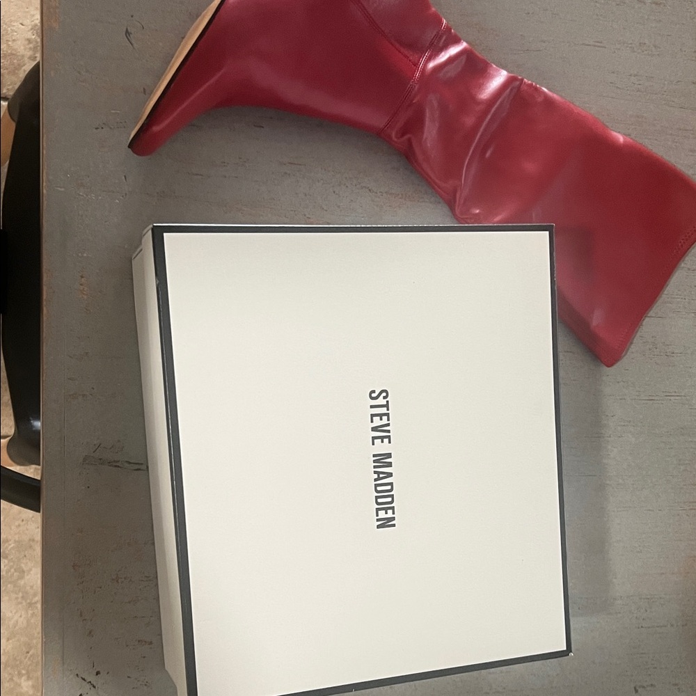 Steve Madden Red Mid-Calf Block Heel Boots - Picture 3 of 3